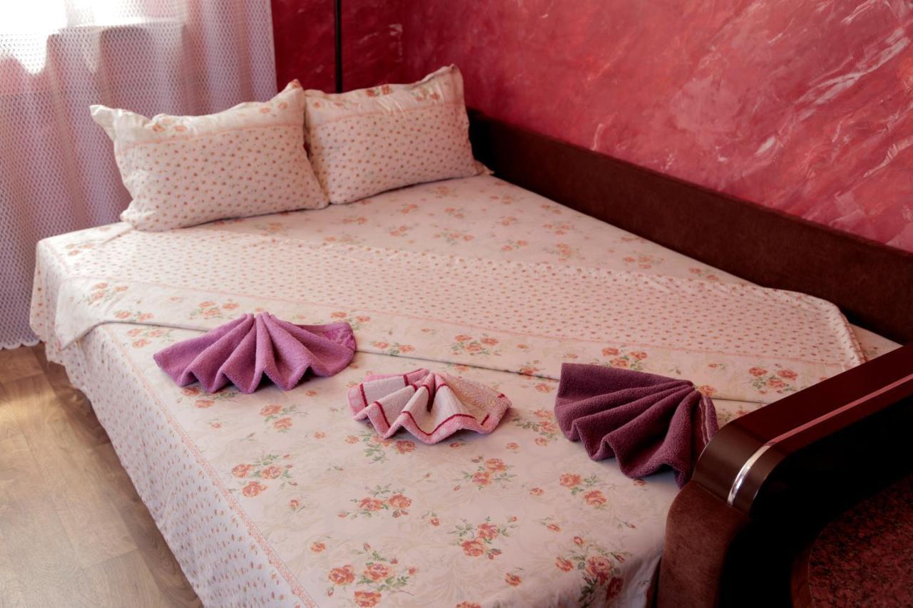Guest House Kamenny Dom Karolino-Buhaz Bagian luar foto