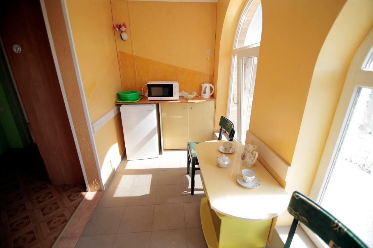 Guest House Kamenny Dom Karolino-Buhaz Bagian luar foto