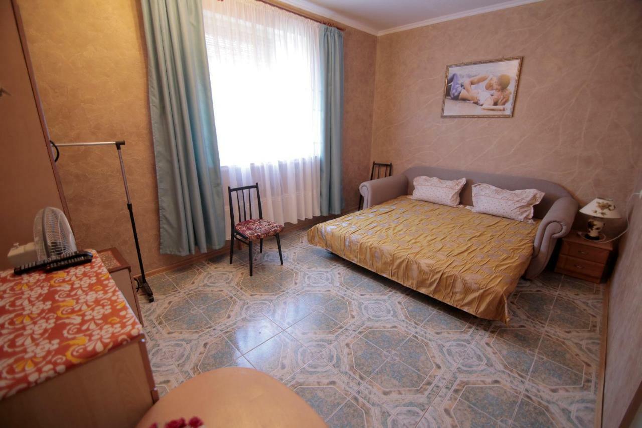 Guest House Kamenny Dom Karolino-Buhaz Bagian luar foto