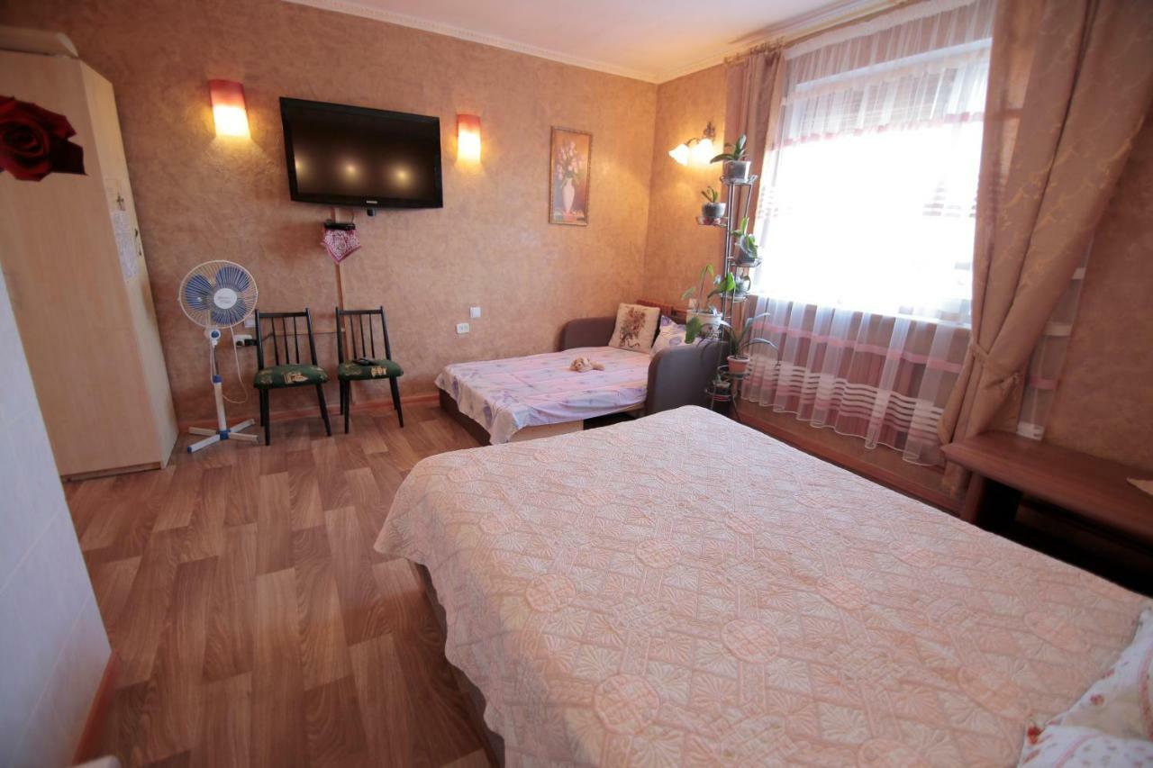 Guest House Kamenny Dom Karolino-Buhaz Bagian luar foto